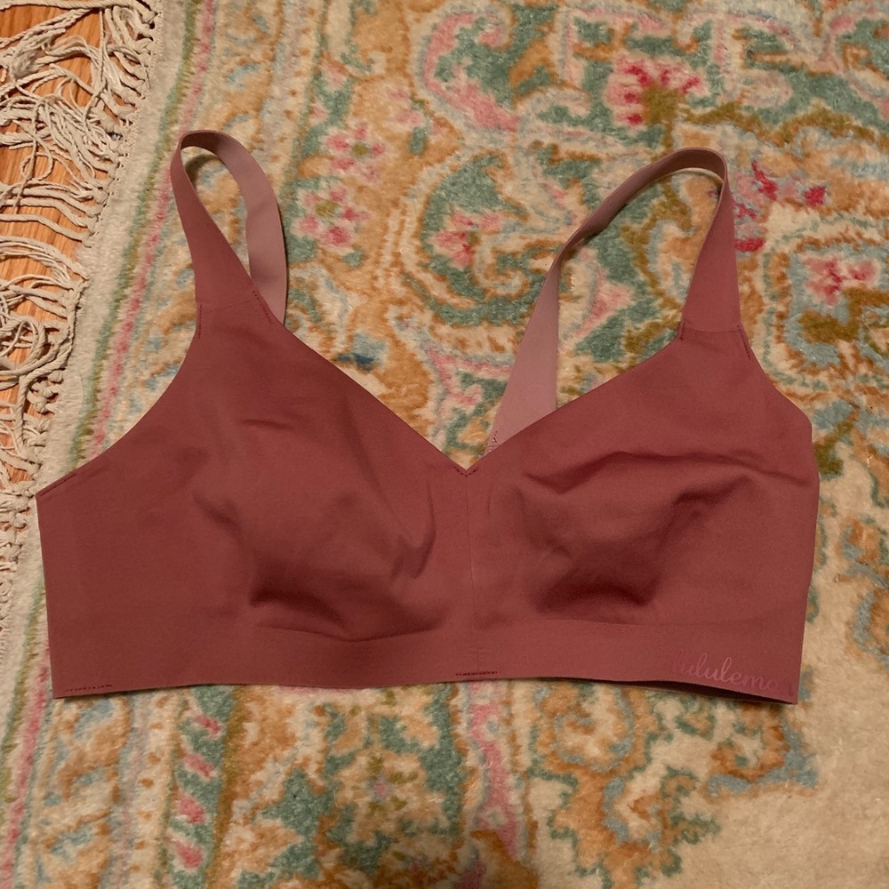 Lululemon like nothing bra